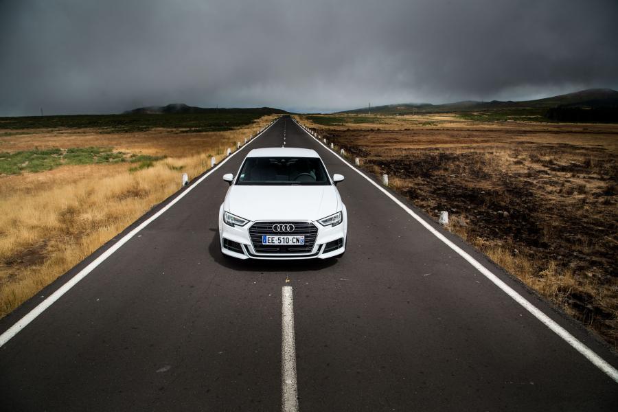  Audi A3 Sedan 2.0 TFSI S-Line (8V) 2016 года  (WW) (фото 7 из 12)